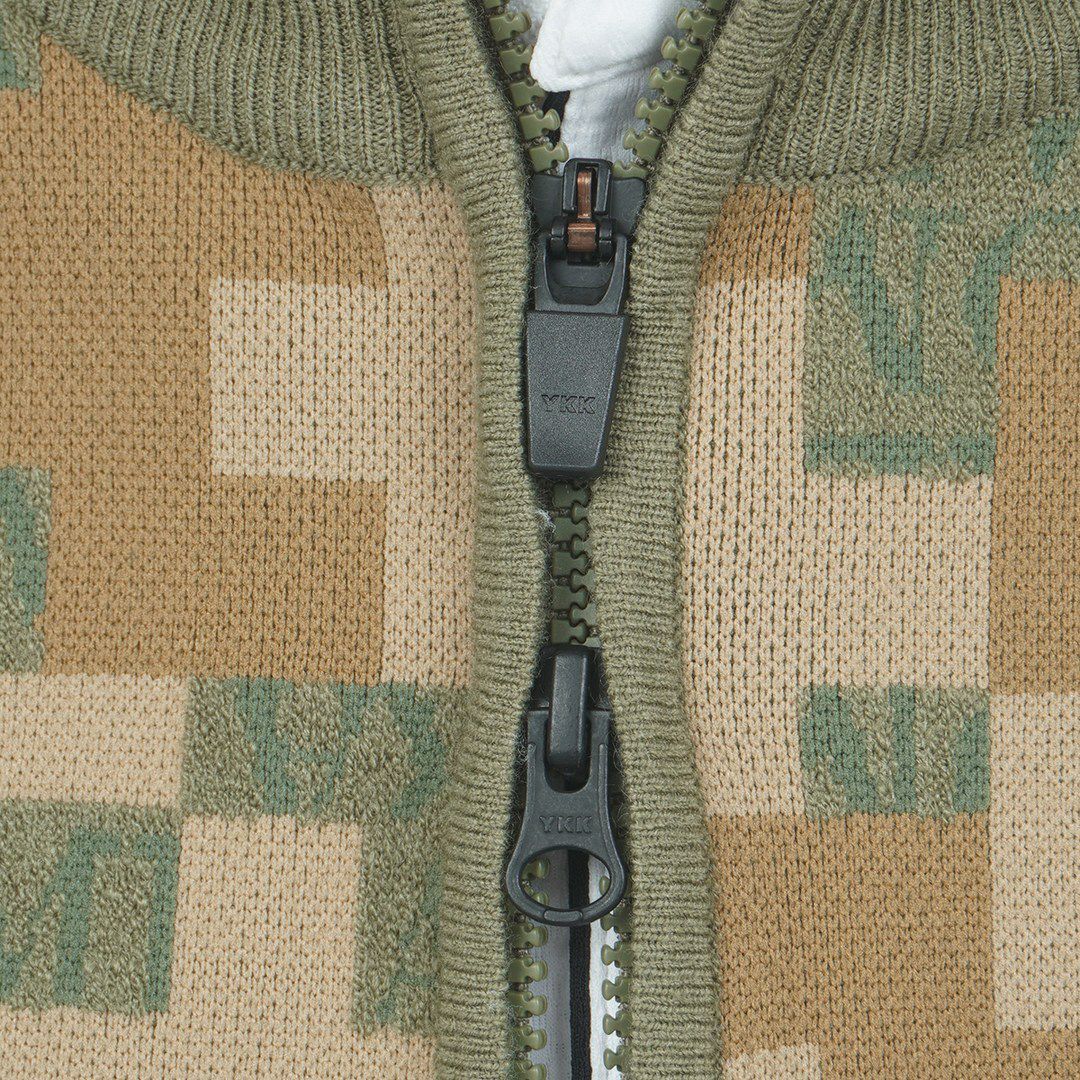 アドミラルゴルフのブルゾン