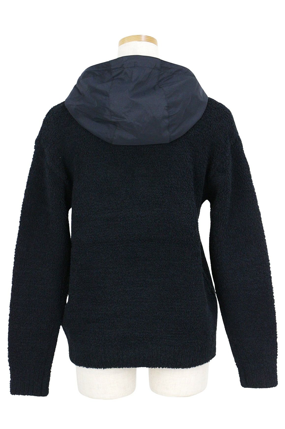 トラヴィスマシューのセーター