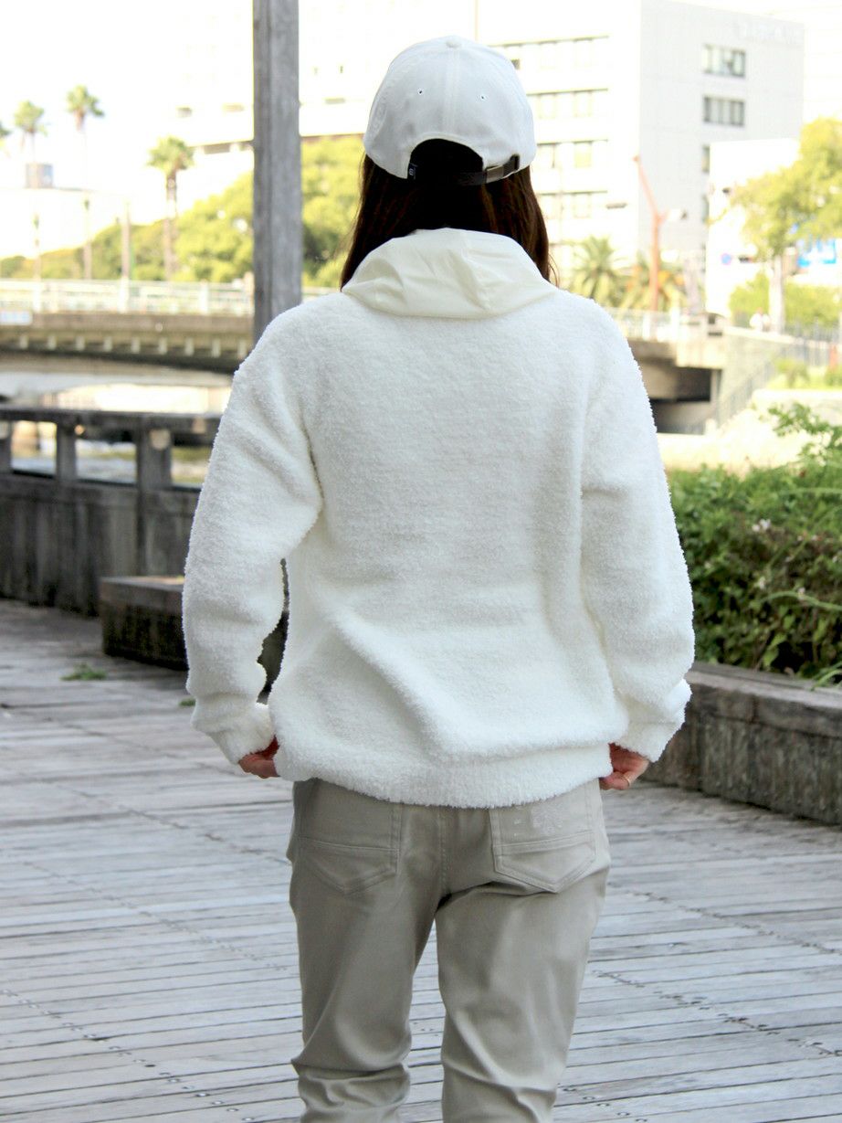 トラヴィスマシューのセーター