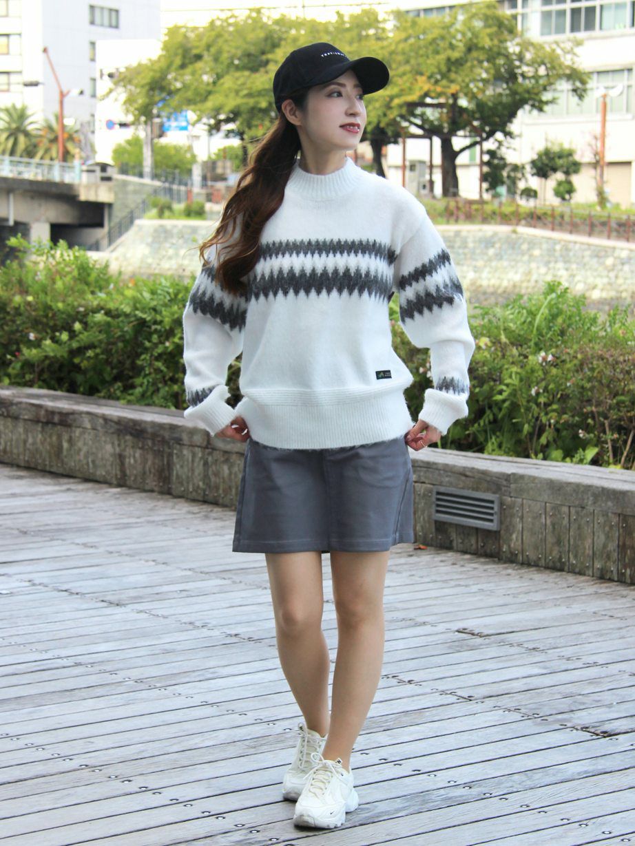 トラヴィスマシューのセーター