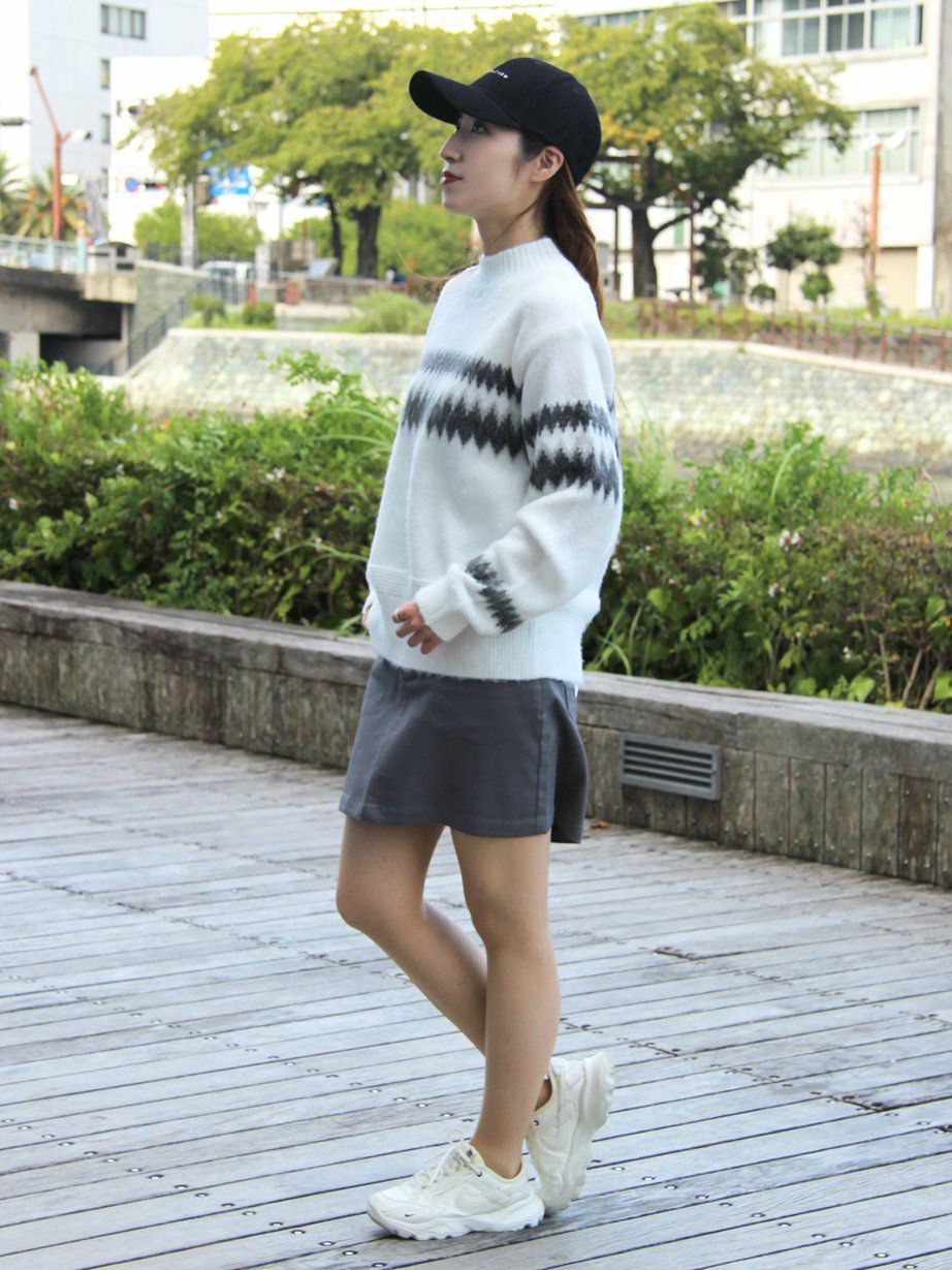 トラヴィスマシューのセーター