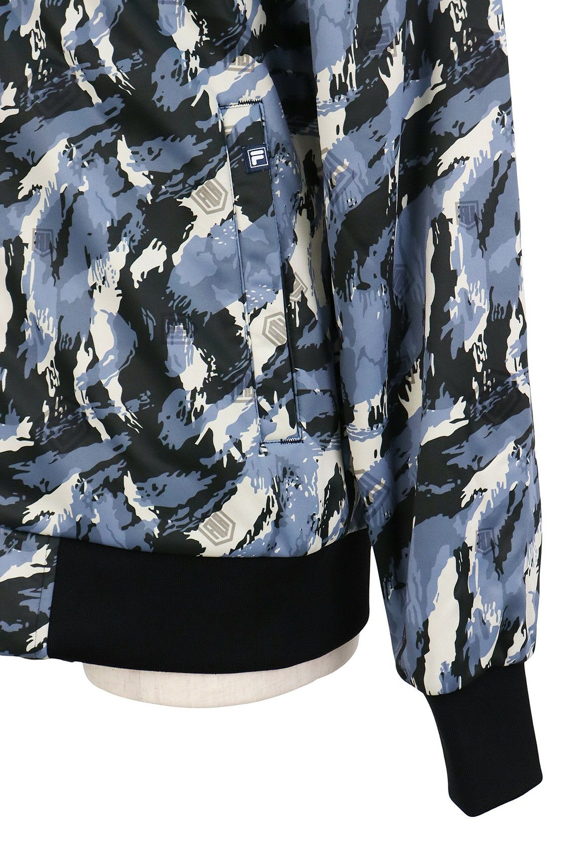 フィラのブルゾン