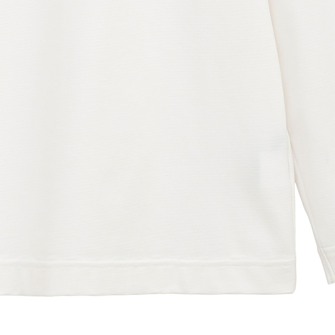 トラヴィスマシューのハイネックシャツ