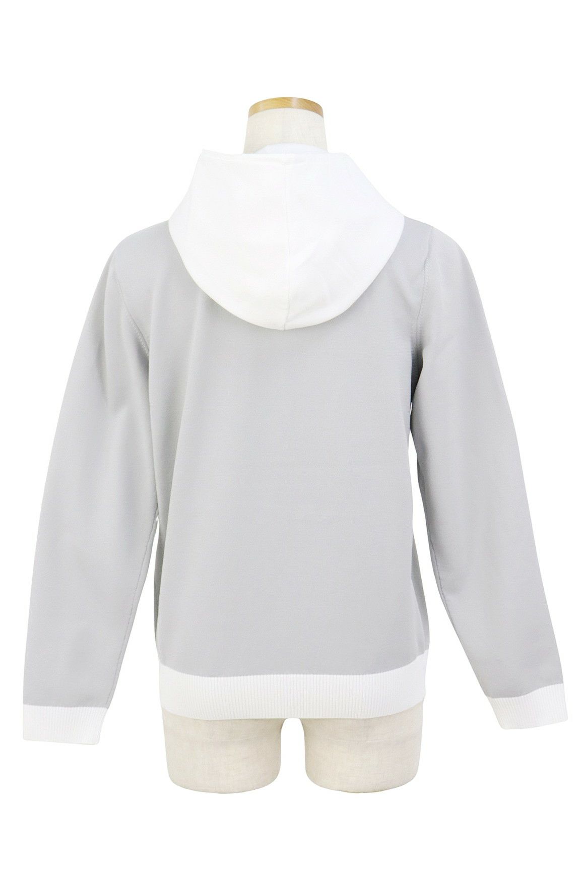 MUスポーツのセーター