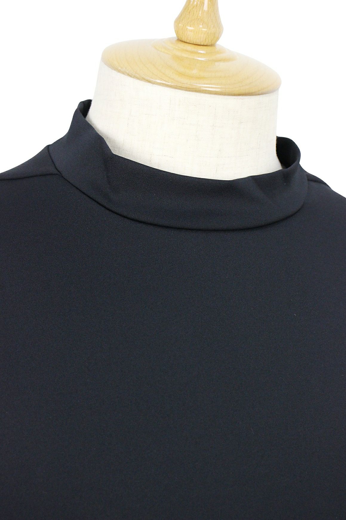 ケースリービーゼロのハイネックシャツ