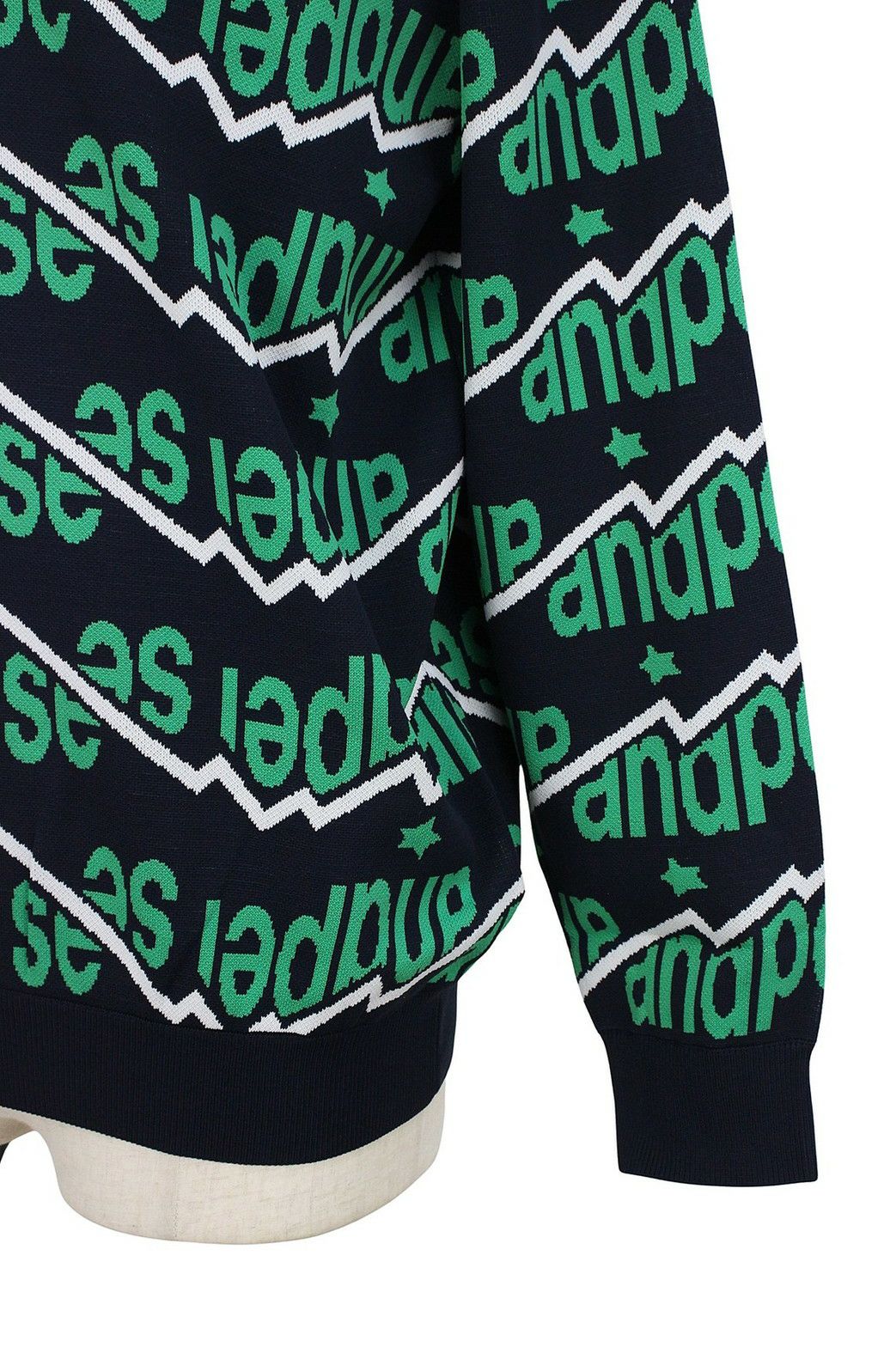 アンパスィのセーター