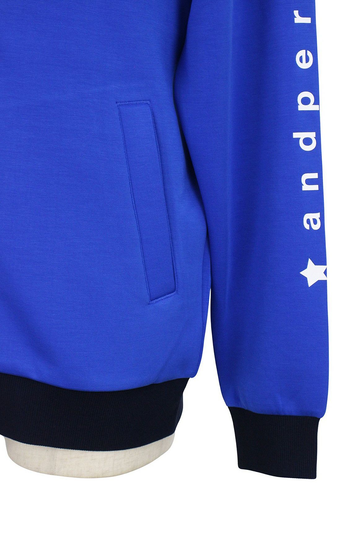 アンパスィのブルゾン