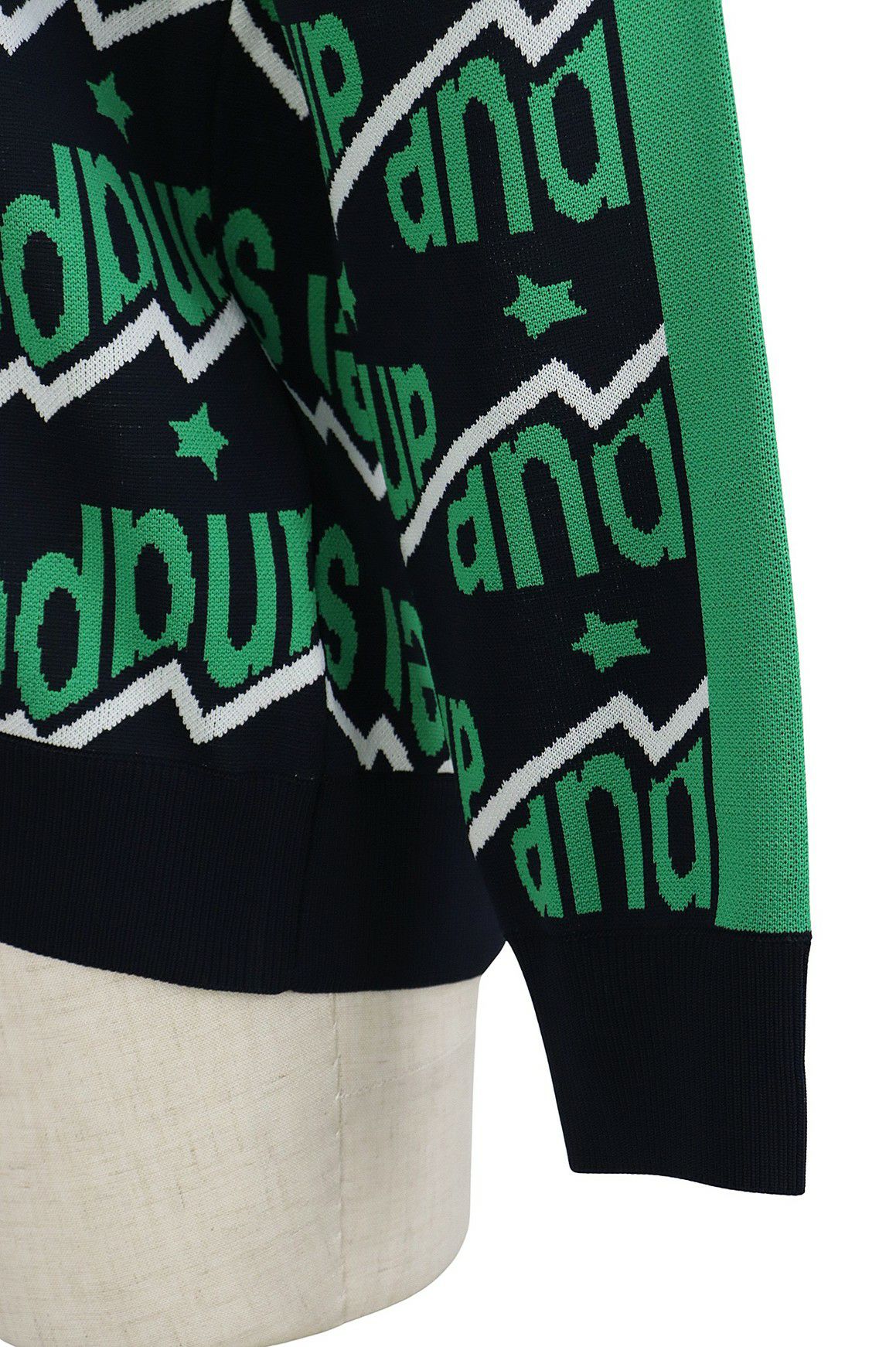 アンパスィのセーター