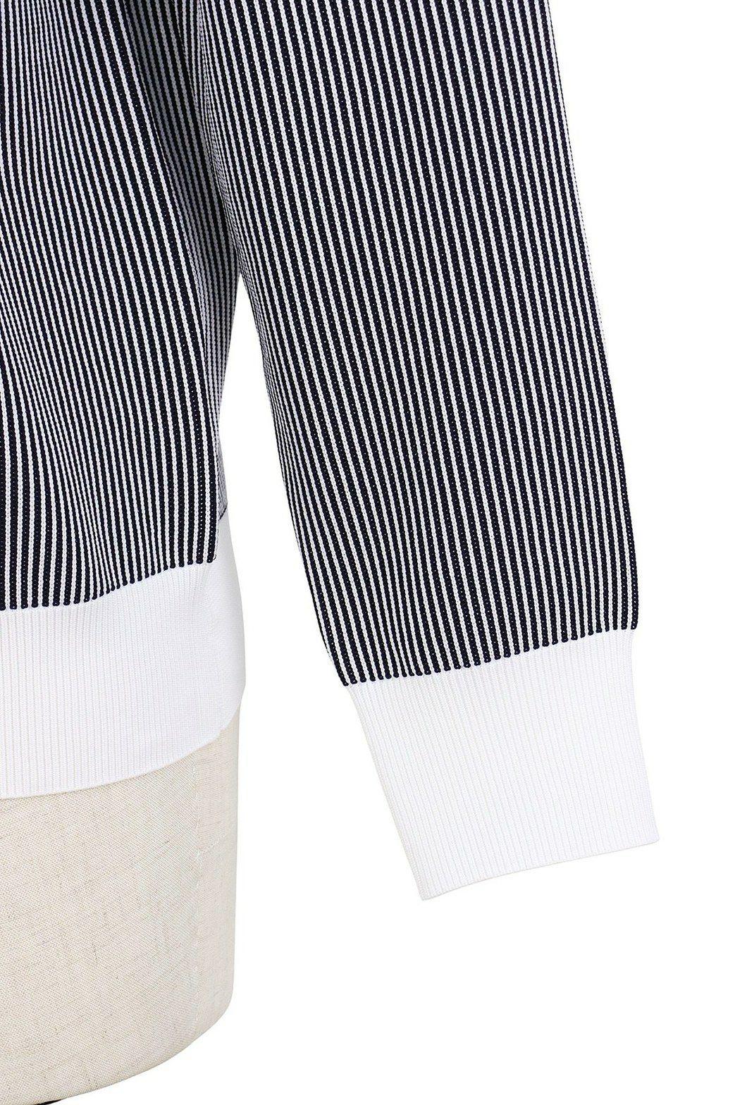 アンパスィのセーター