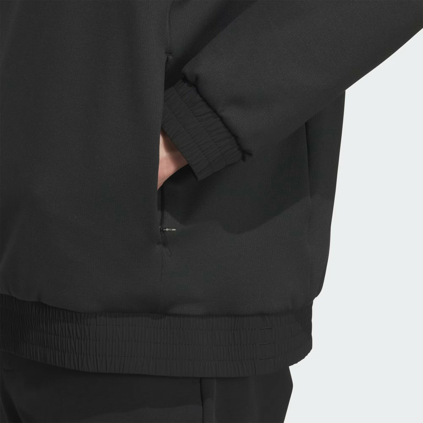 アディダスのトレーナー