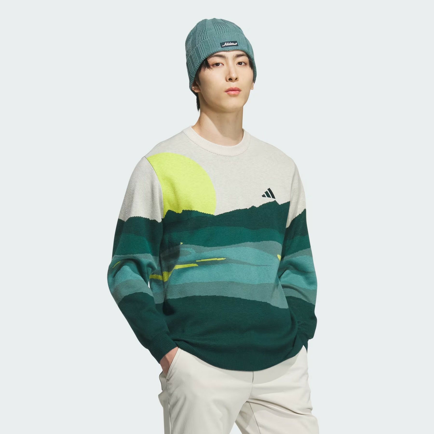 アディダスのセーター