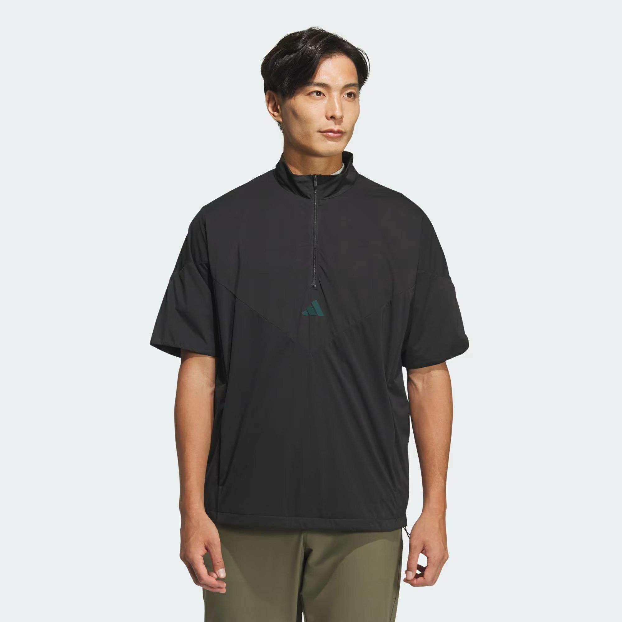 アディダスのブルゾン