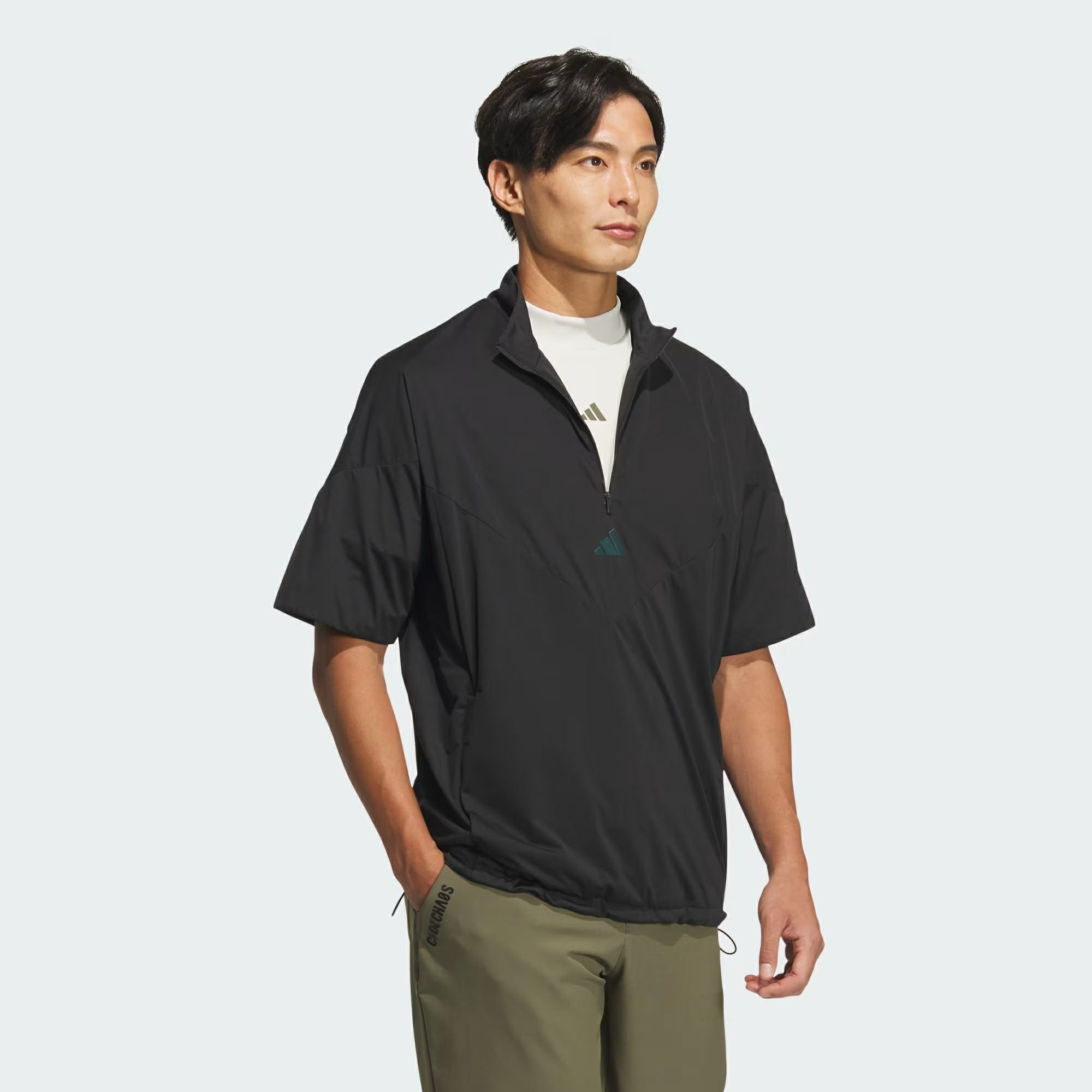 アディダスのブルゾン