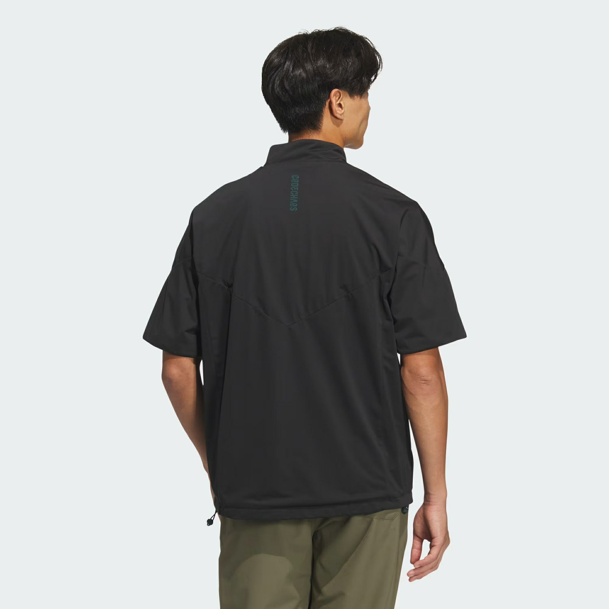 アディダスのブルゾン