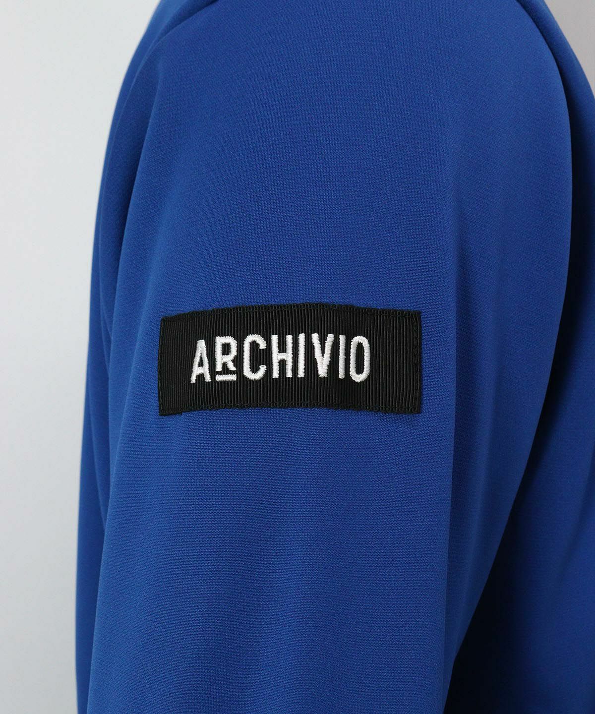 アルチビオのハイネックシャツ