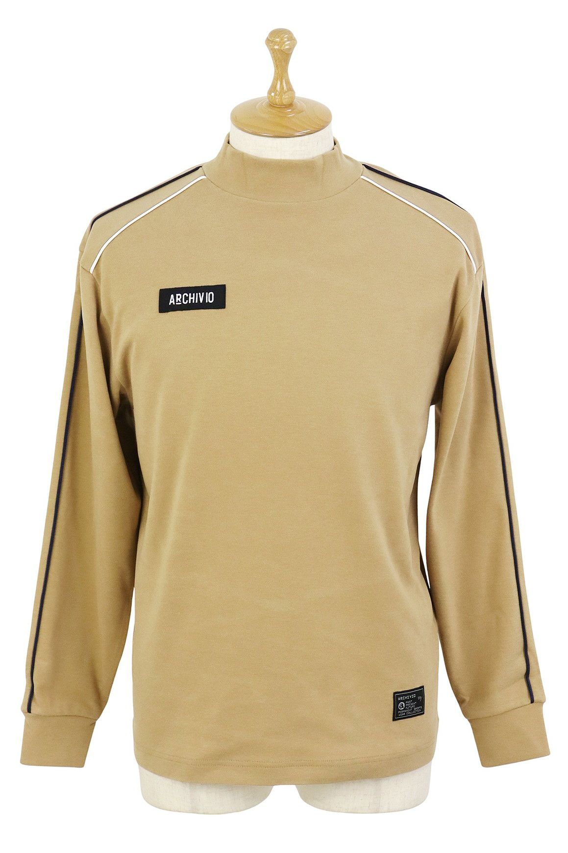 アルチビオのハイネックシャツ