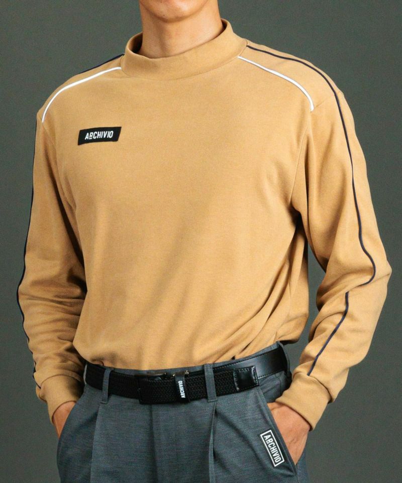 アルチビオのハイネックシャツ