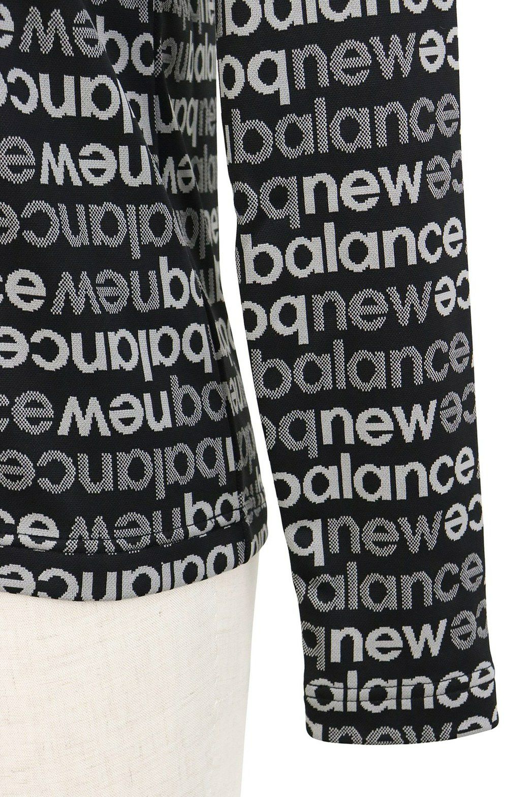 ニューバランスゴルフのハイネックシャツ