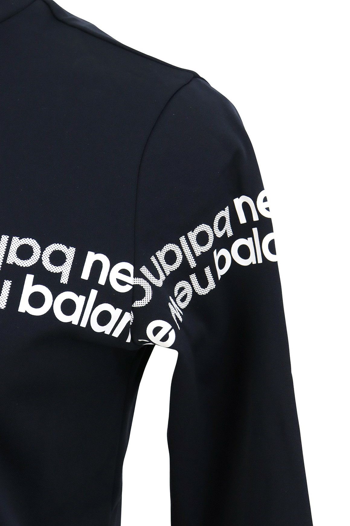 ニューバランスゴルフのハイネックシャツ