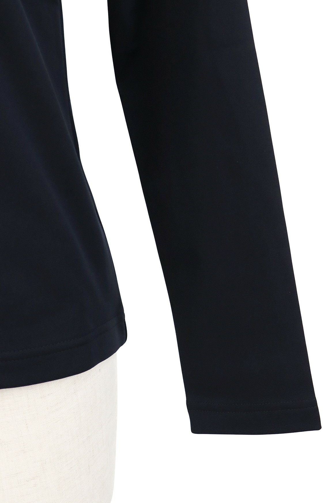 ニューバランスゴルフのハイネックシャツ