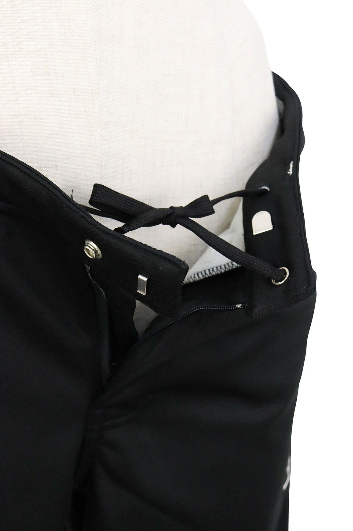 フィラゴルフのロングパンツ