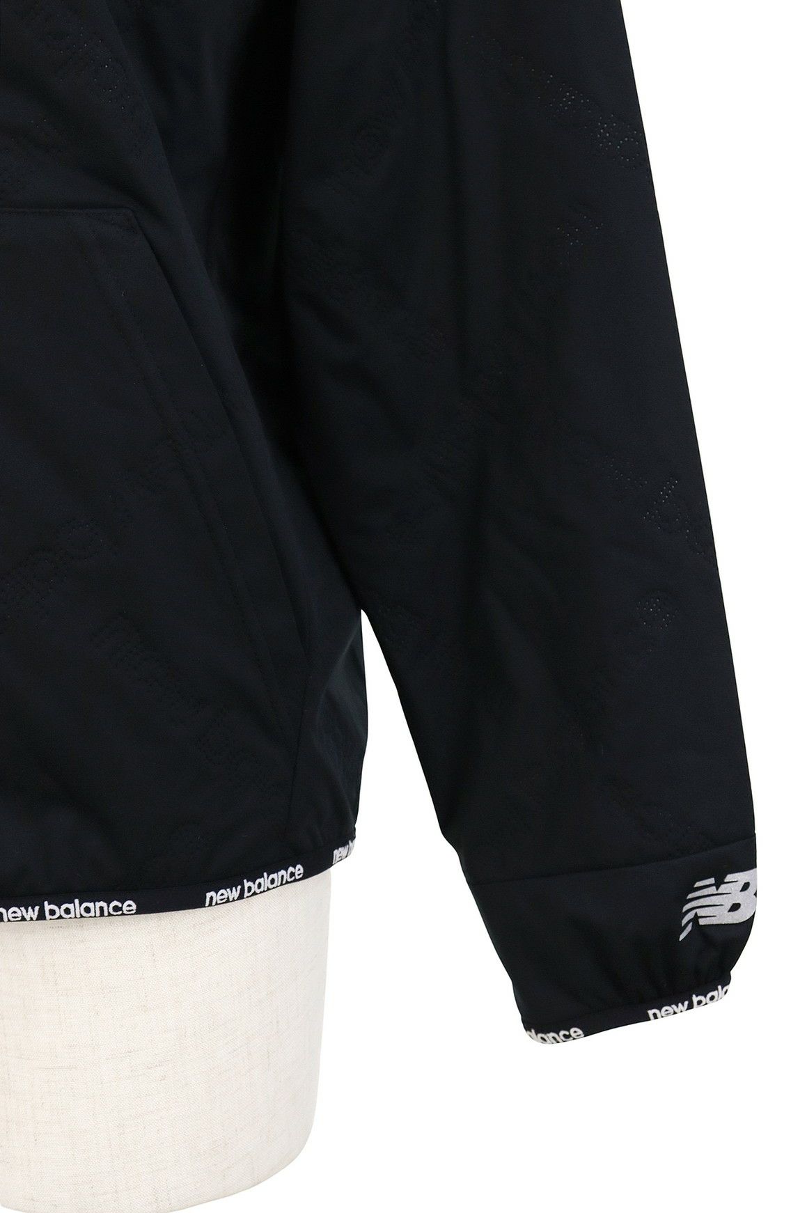 ニューバランスゴルフのブルゾン