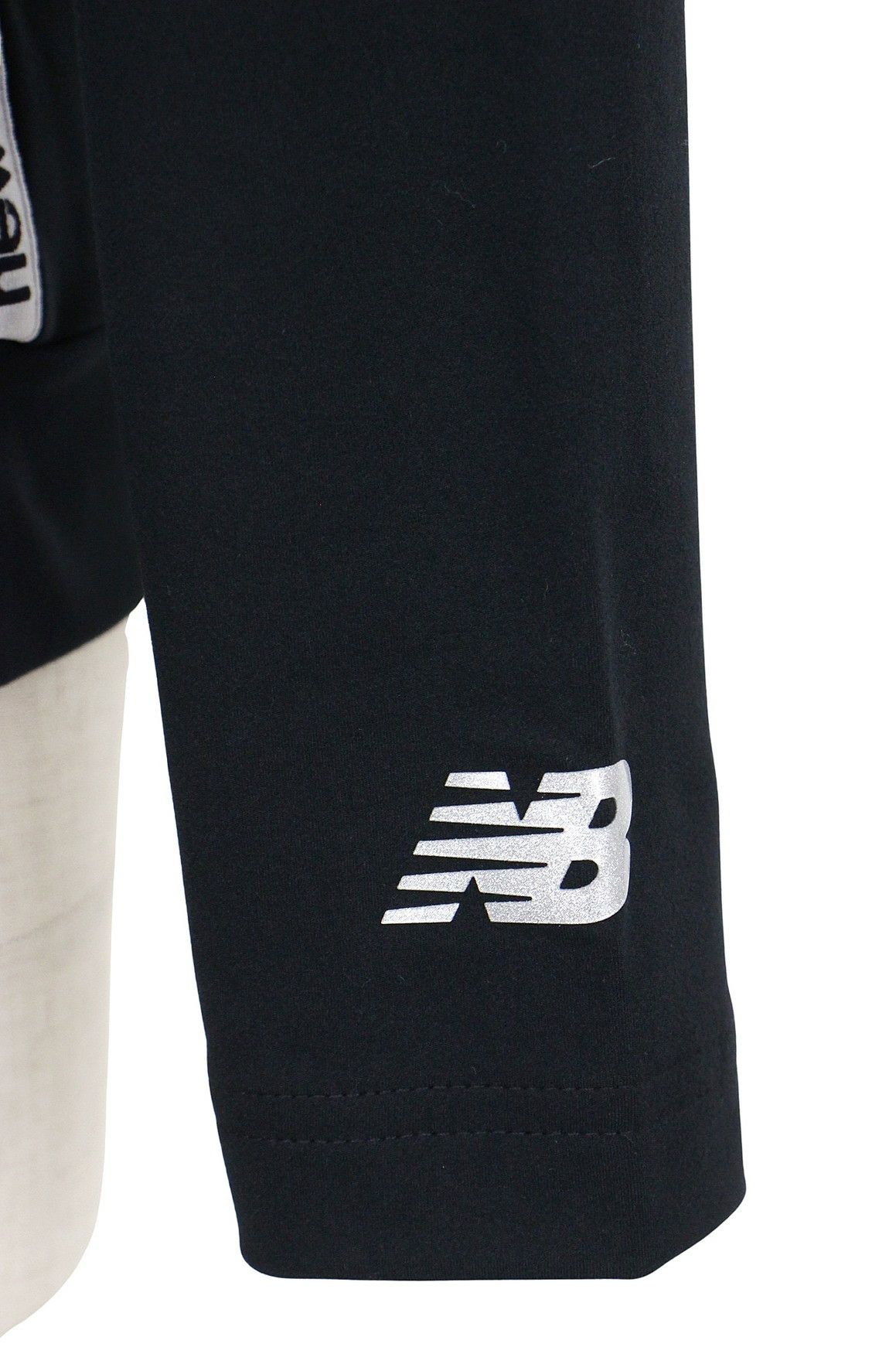 ニューバランスゴルフのハイネックシャツ