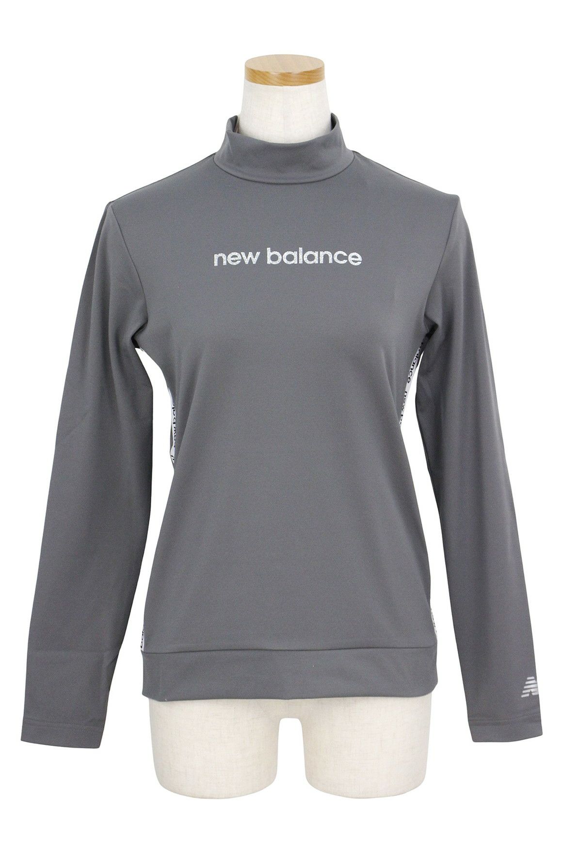 ニューバランスゴルフのハイネックシャツ