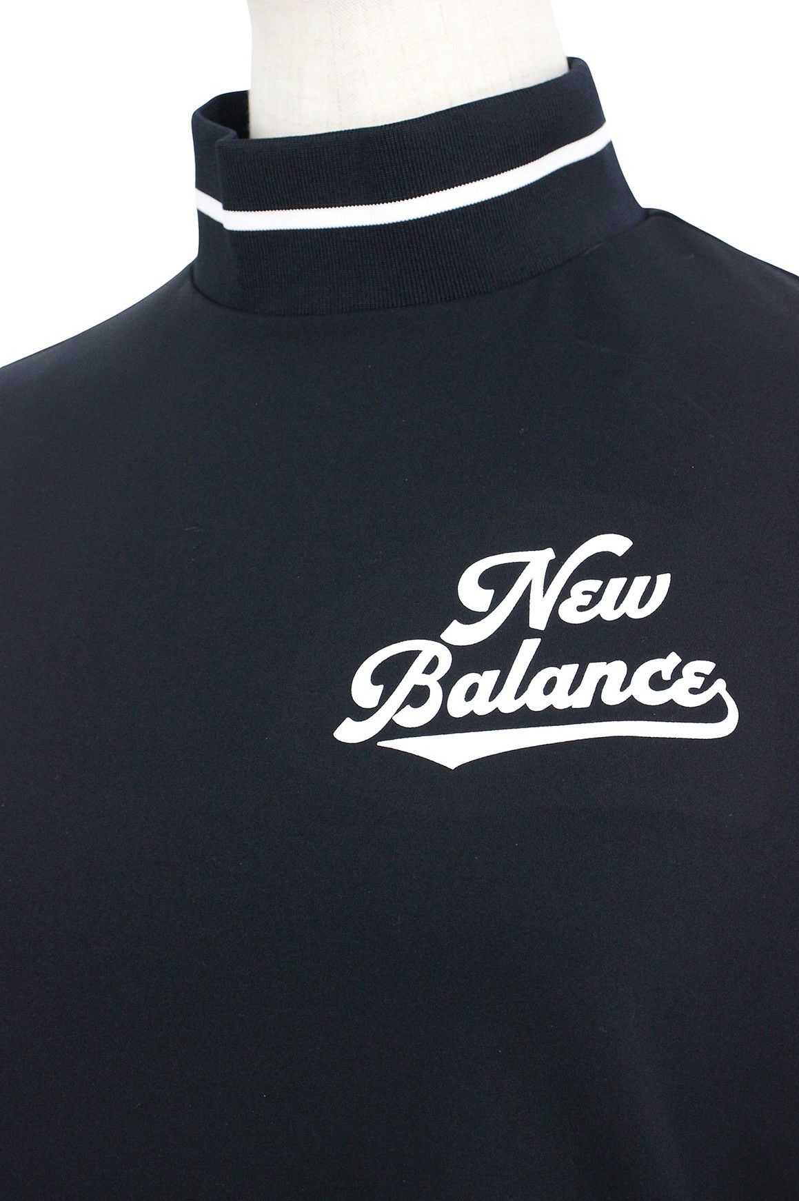 ニューバランスゴルフのハイネックシャツ