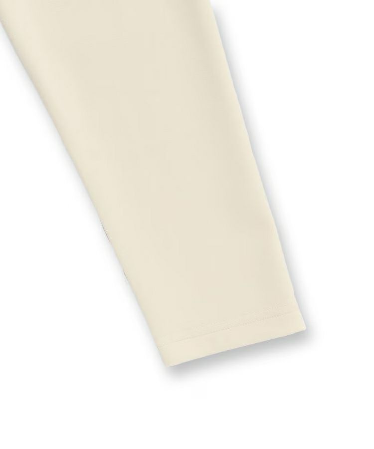 アダバットストリームのハイネックシャツ