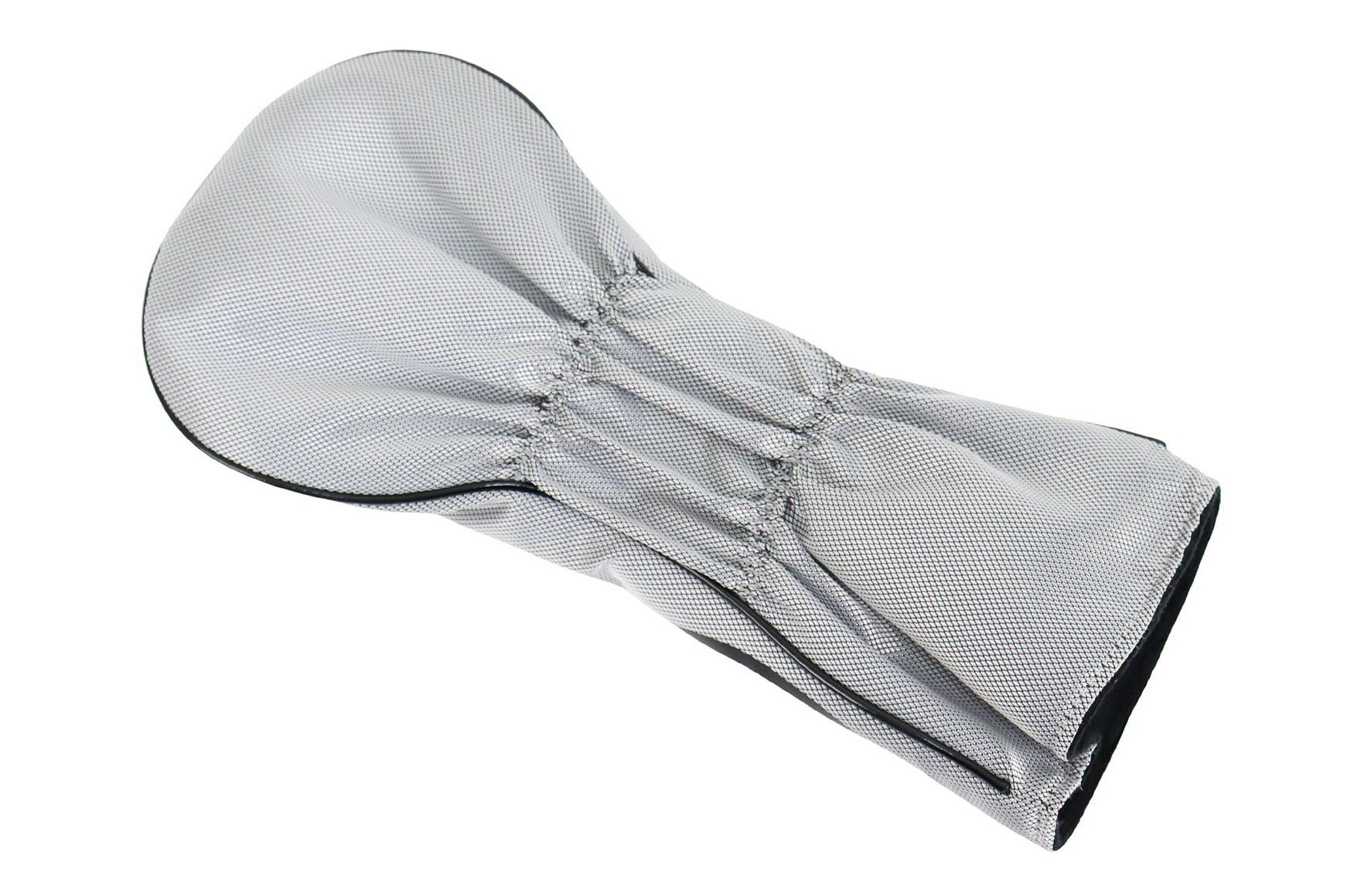 カステルバジャックのヘッドカバー