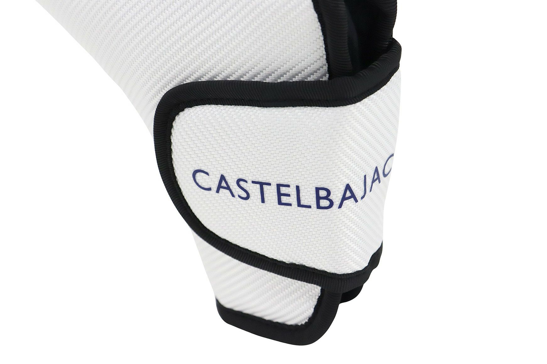 カステルバジャックのヘッドカバー