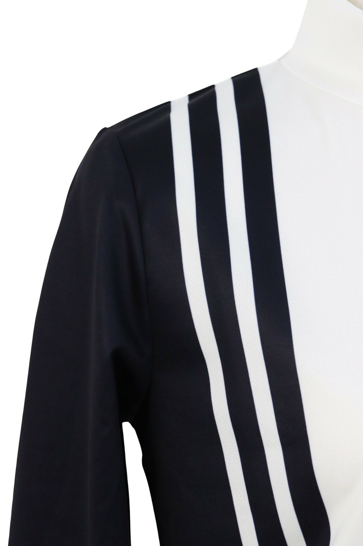 フィドラのハイネックシャツ