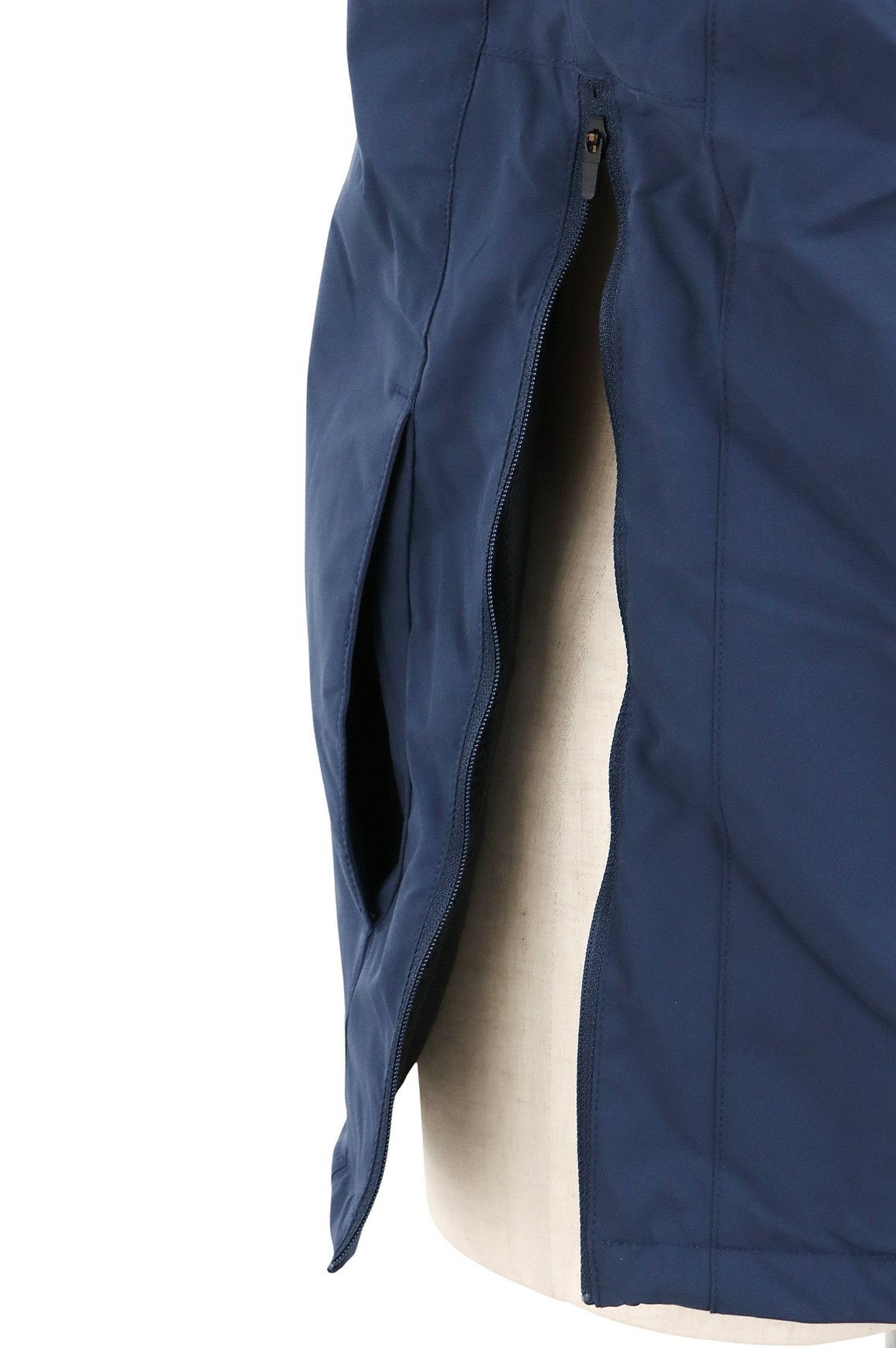 ニューバランスゴルフのブルゾン