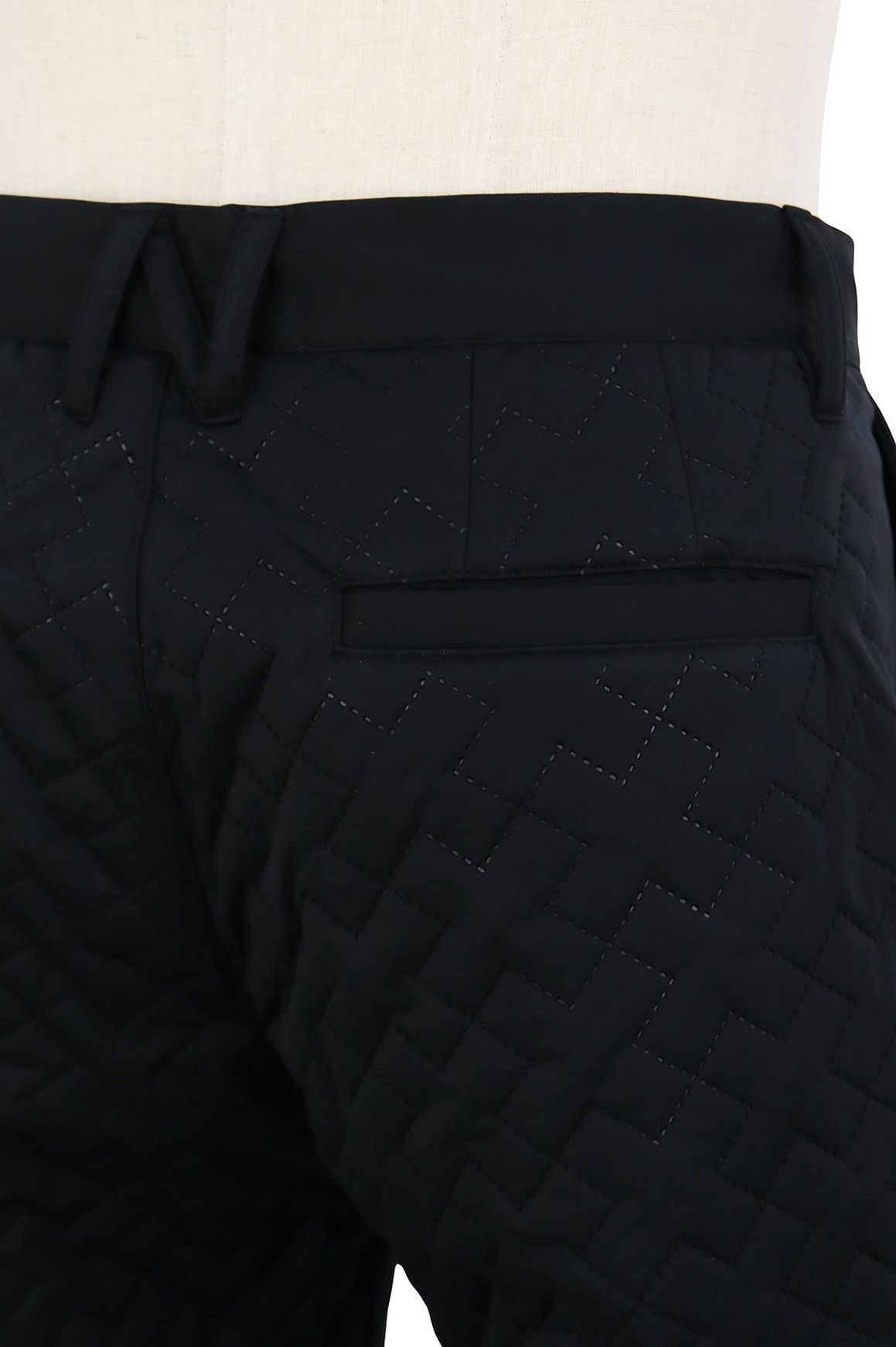 ニューバランスゴルフのロングパンツ