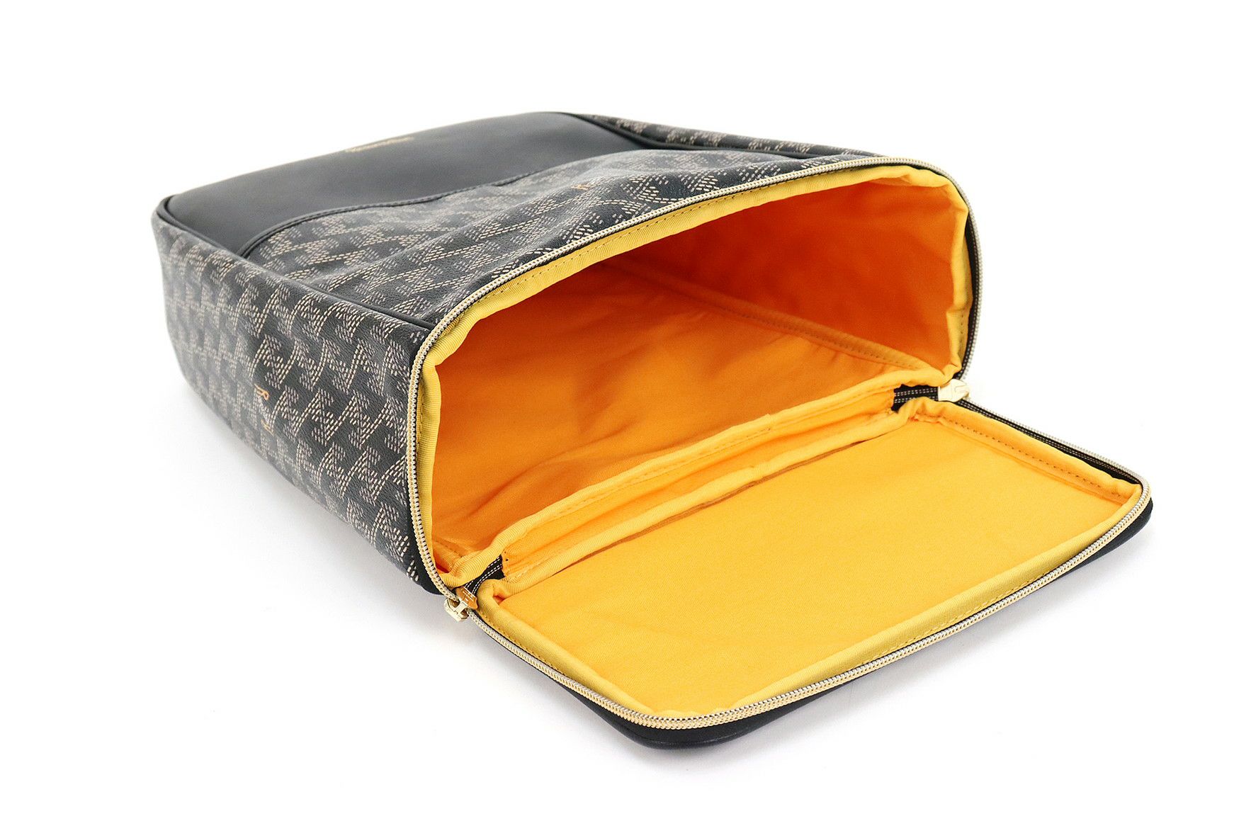 レザレクションのシューズケース