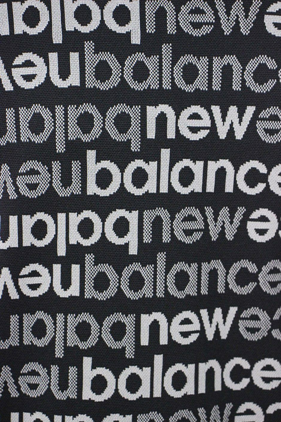 ニューバランスゴルフのハイネックシャツ