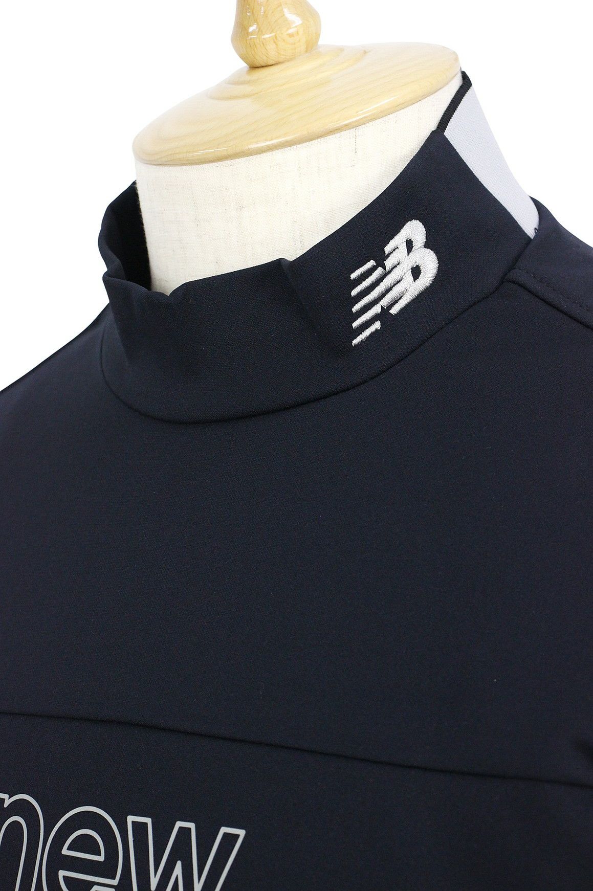 ニューバランスゴルフのハイネックシャツ