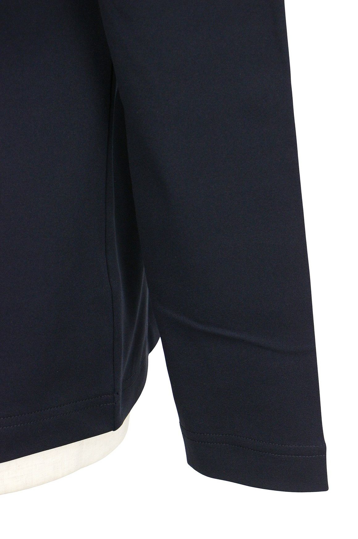 ニューバランスゴルフのハイネックシャツ