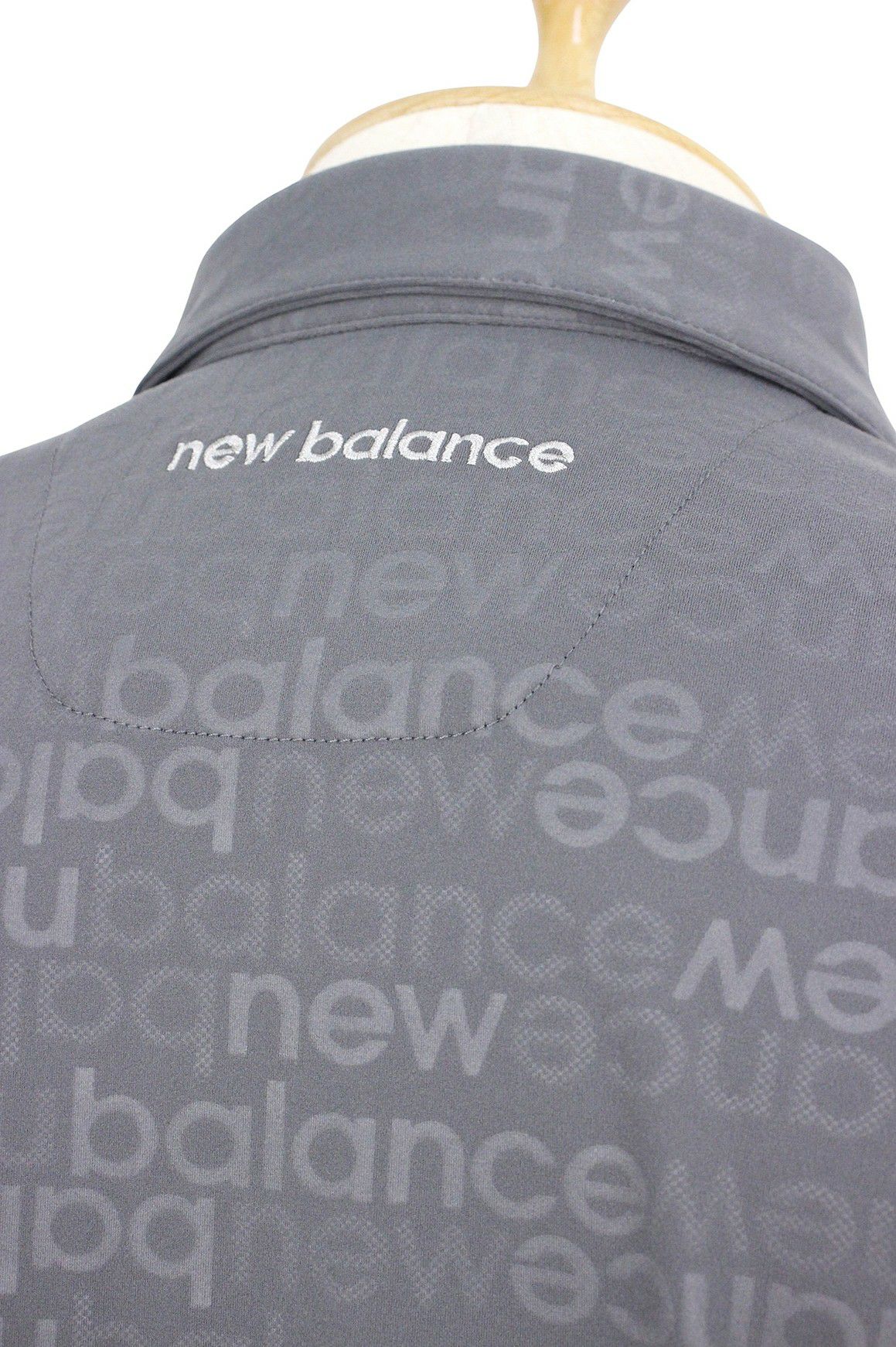 ニューバランスゴルフのポロシャツ