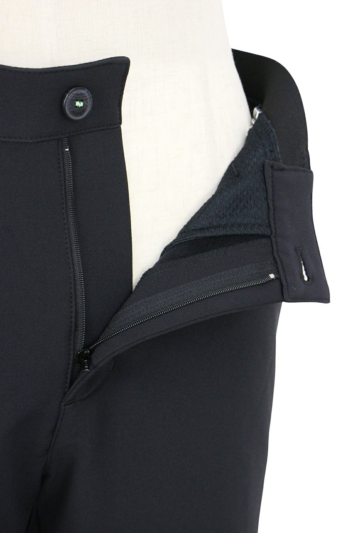 ニューバランスのロングパンツ