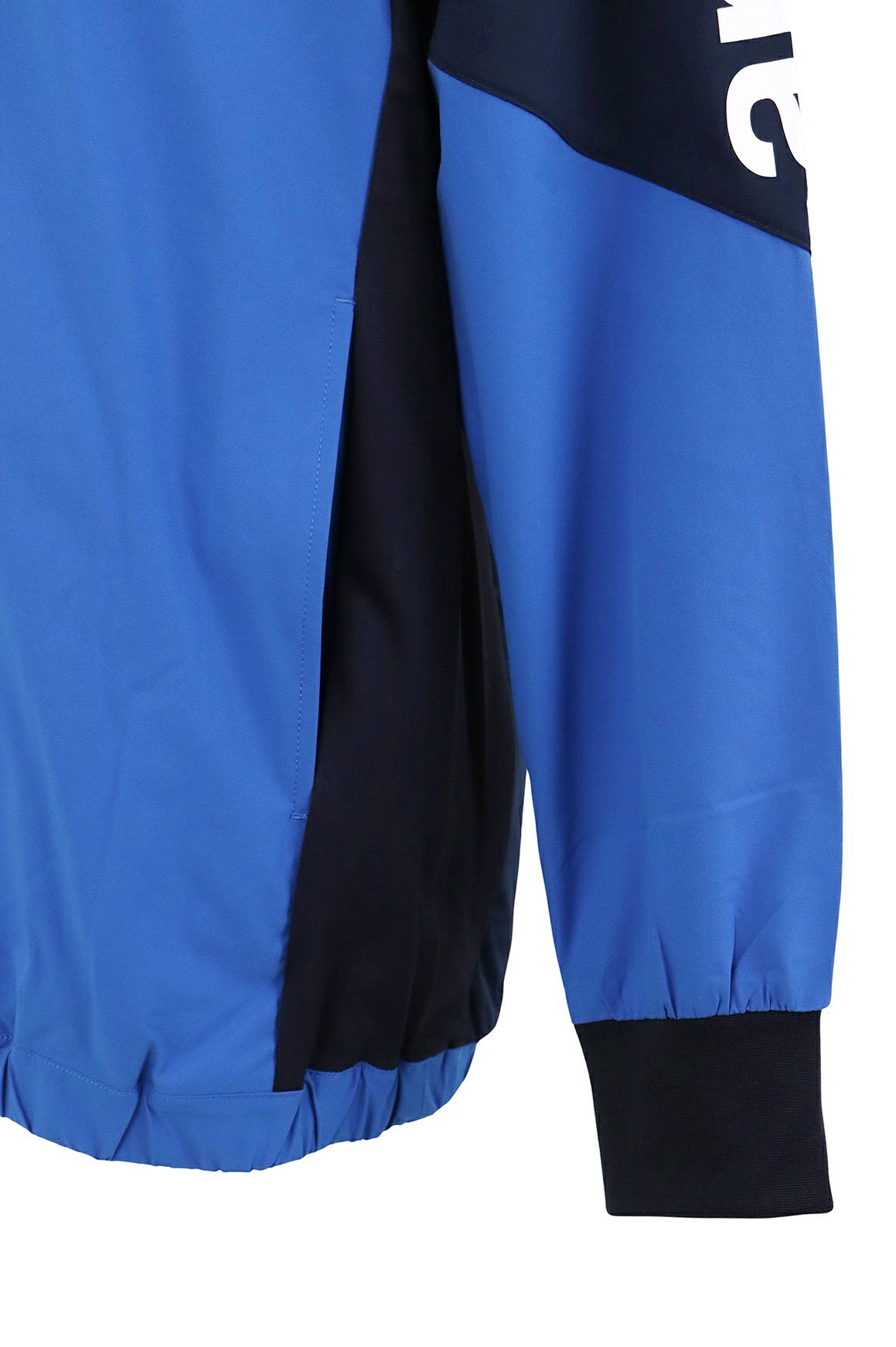 アンパスィのブルゾン