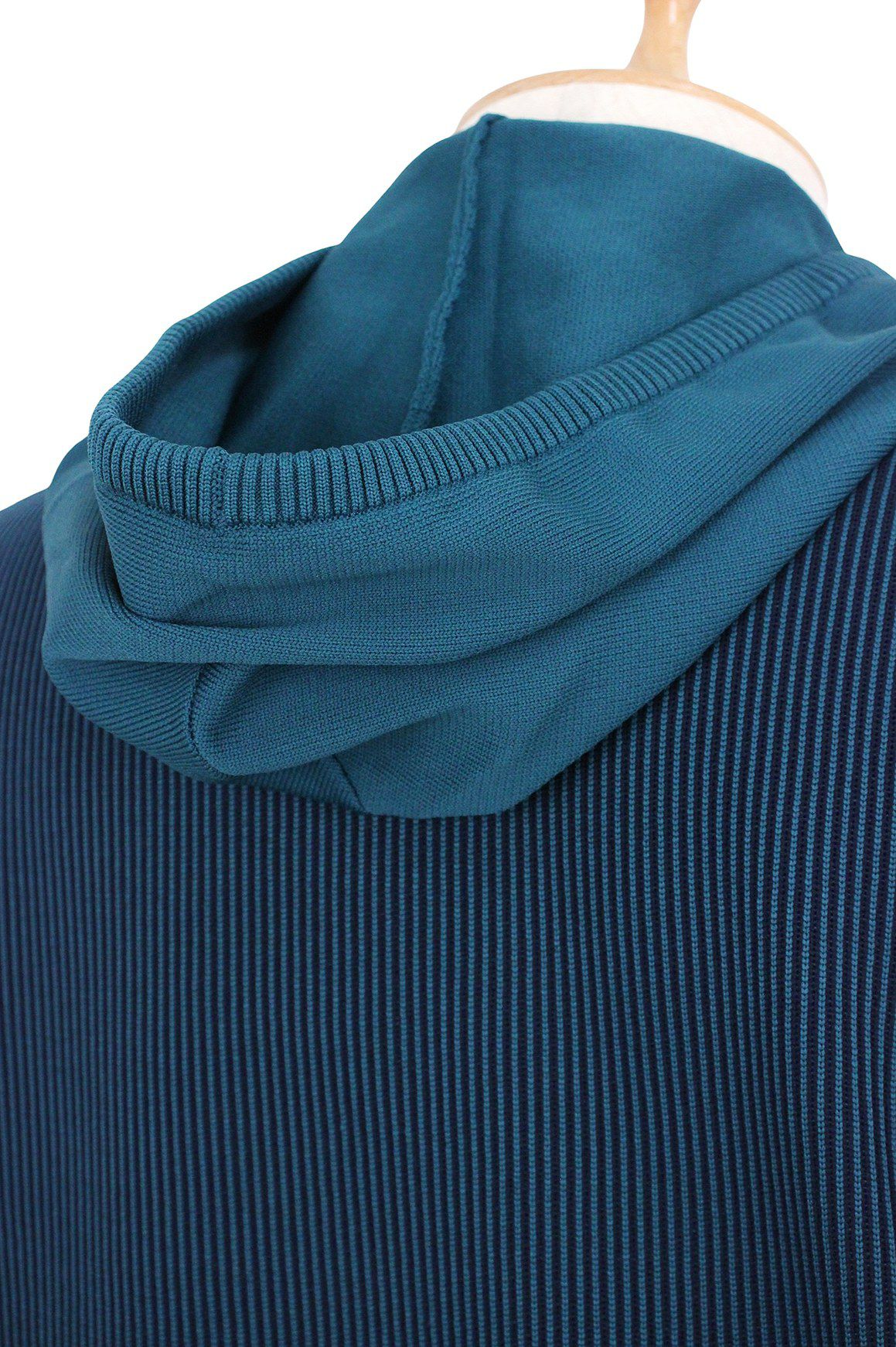 アンパスィのセーター