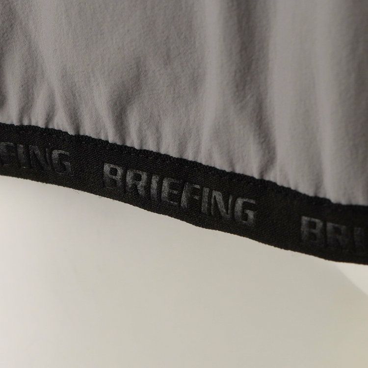 ブリーフィングゴルフのブルゾン