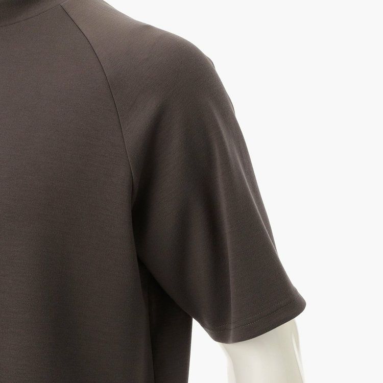 ブリーフィングゴルフのハイネックシャツ