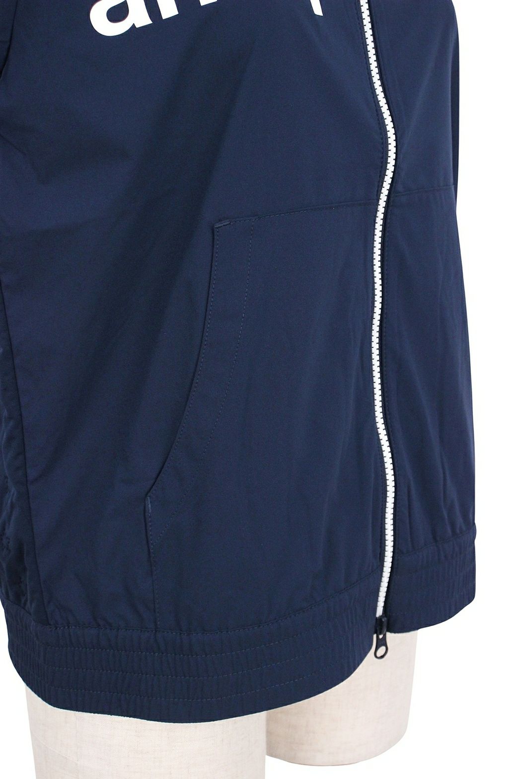 アンパスィのブルゾン