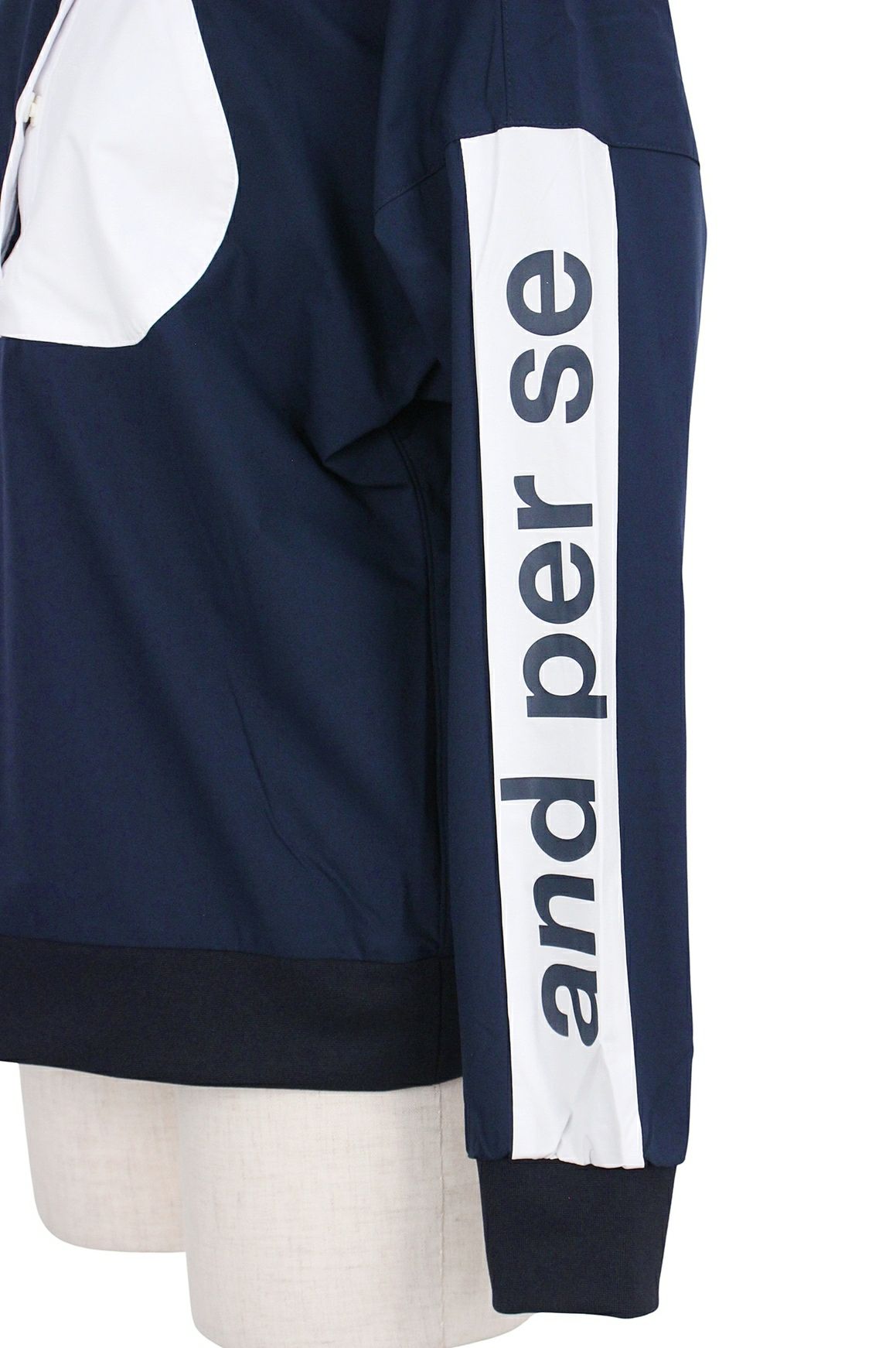 アンパスィのブルゾン