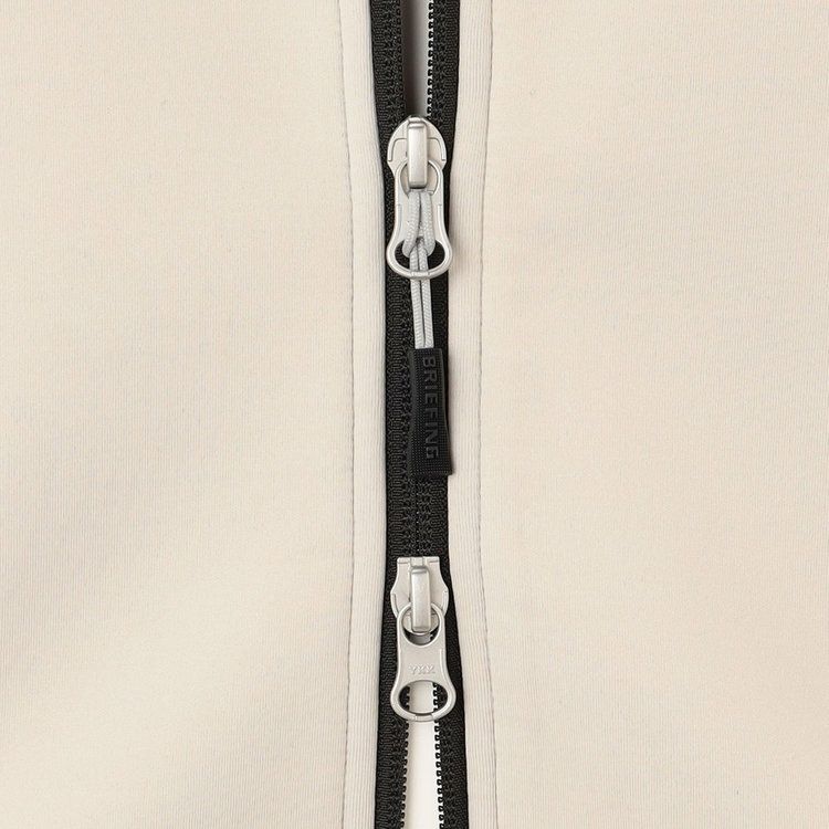 ブリーフィングのブルゾン