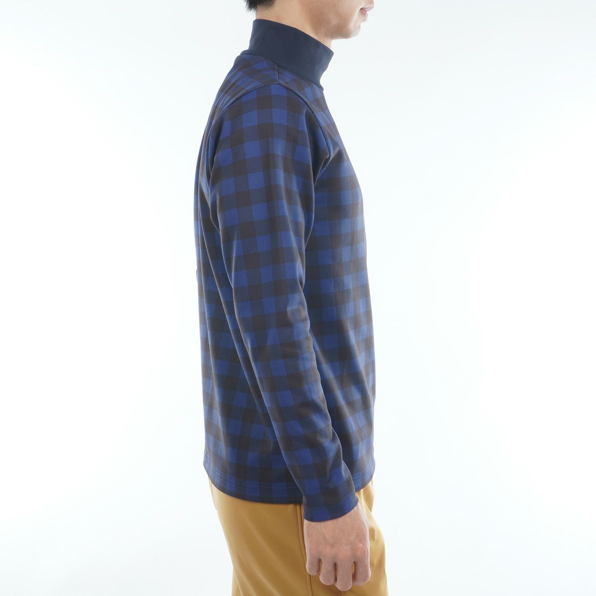 トミーヒルフィガーのハイネックシャツ