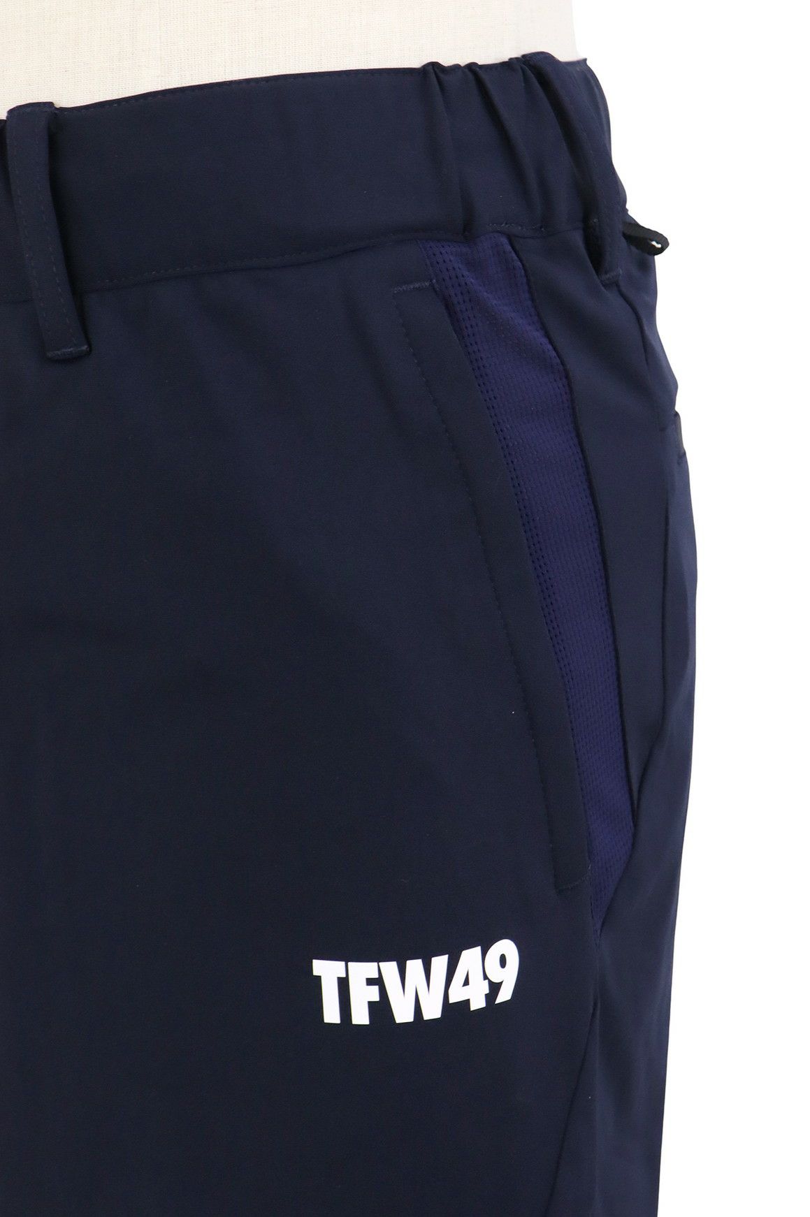 ティーエフダブリューフォーティーナインのパンツ